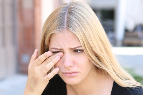 Discomfort eyelash extensions